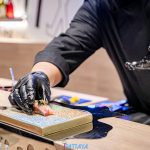 LINE_ALBUM_Kin_230202_68